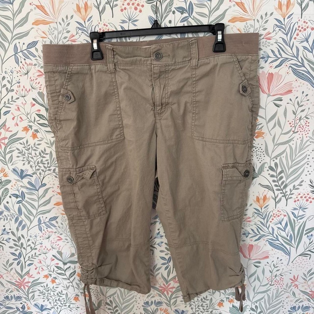 Sonoma Beige Cargo Capri Pants Mid Rise Utility